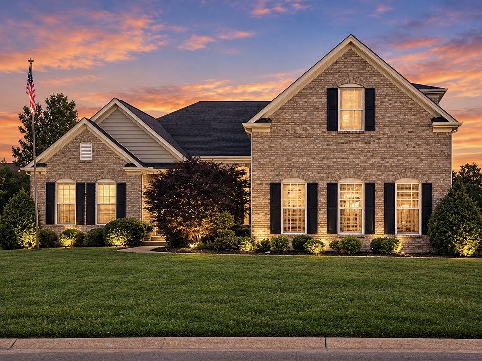 1st image of 803 Saddle Ridge Dr