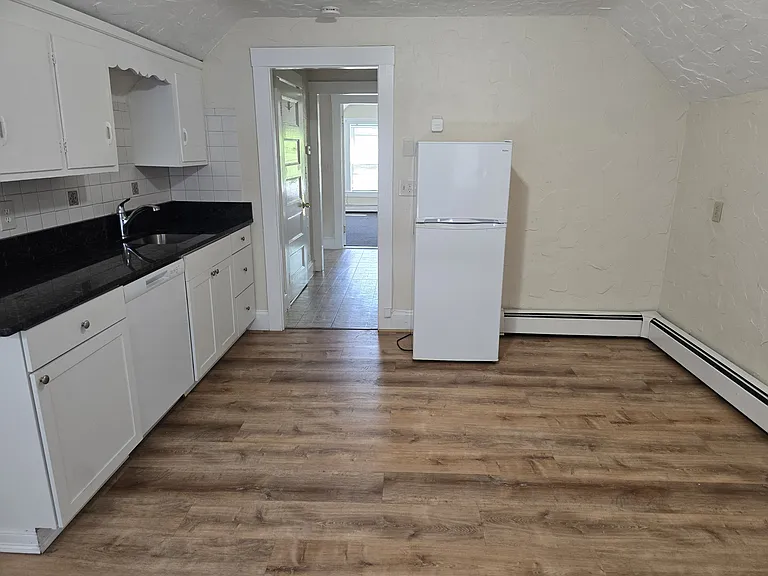 349 Hollis St #4 — Photo 4