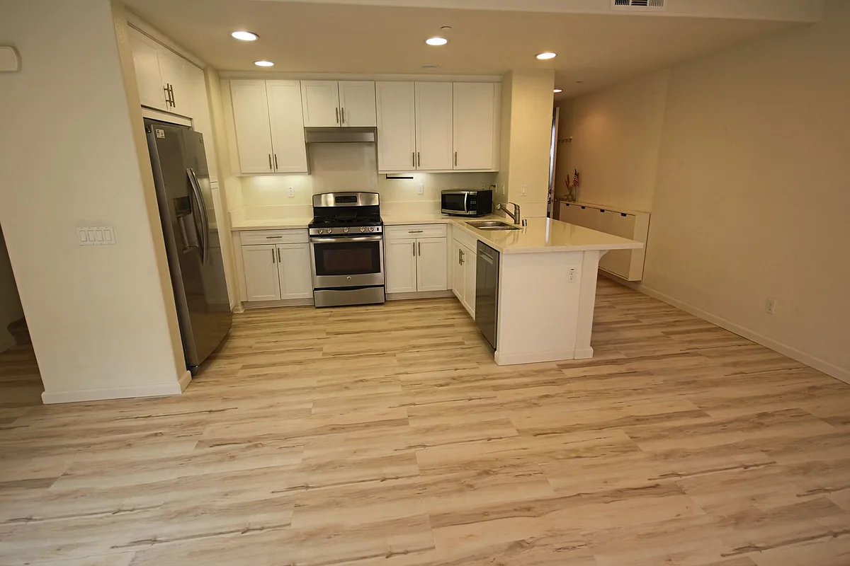 Building Photo - 8897 Lightwave Ave