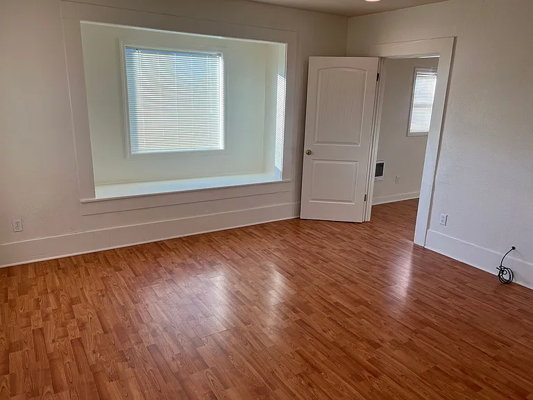 1853 Garden Ave — Photo 5