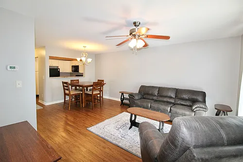 1340 Hunters Rd Photo 1