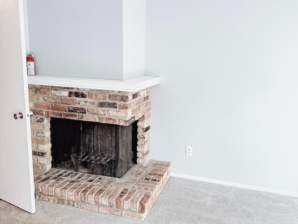 1st image of 14 River Woods Ln