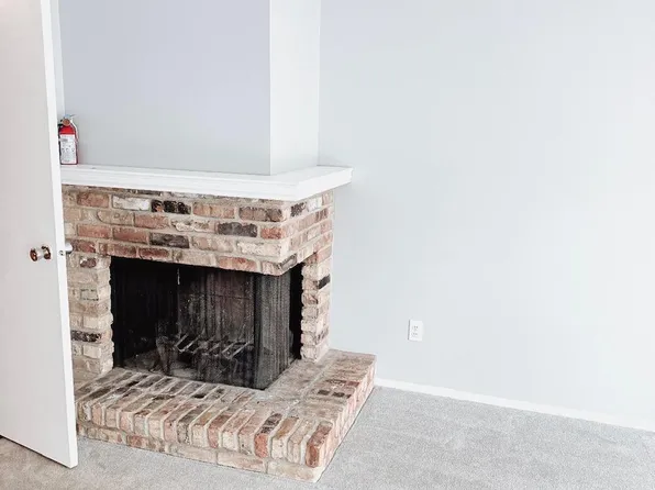 14 River Woods Ln, Burnsville, MN 55337