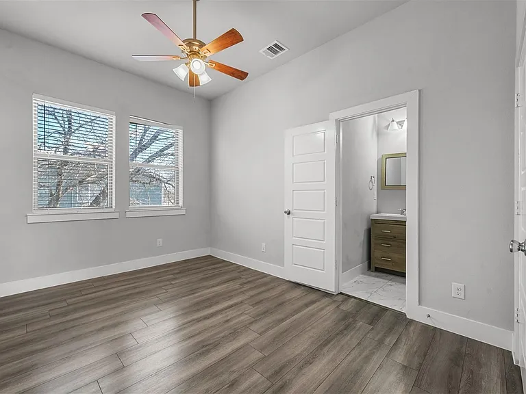 204 S Getzendaner St #2 — Photo 6