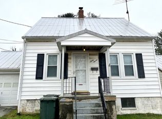 67 Sycamore St, Westminster, MD 21157