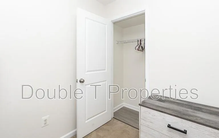 1841 Graymount Way — Photo 6