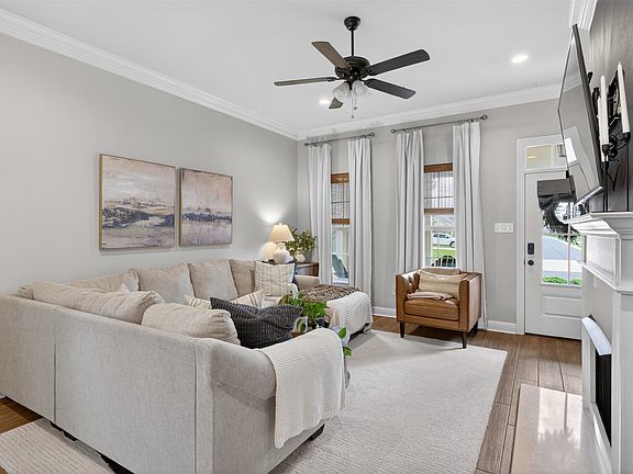 4th image of 268 Pilatus Dr