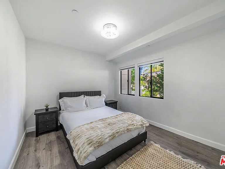 5010 Fulton Ave — Photo 26