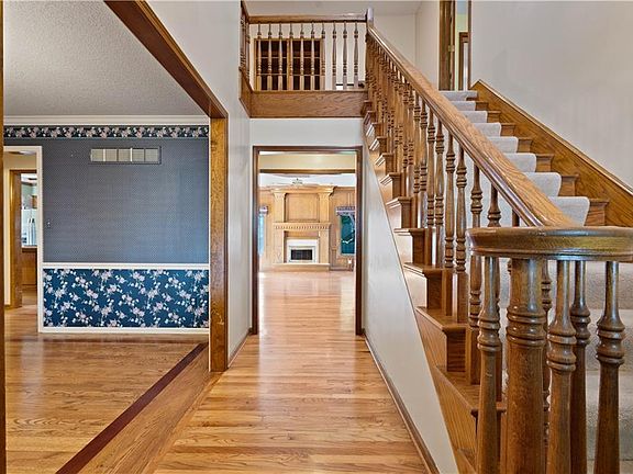 4th image of 2020 NE Waterfield Dr