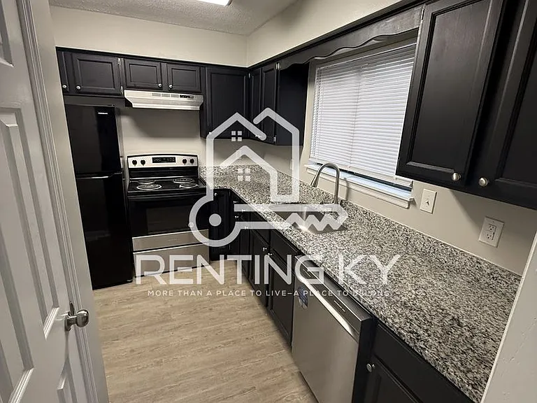 117-119 Lakeview Dr — Photo 3