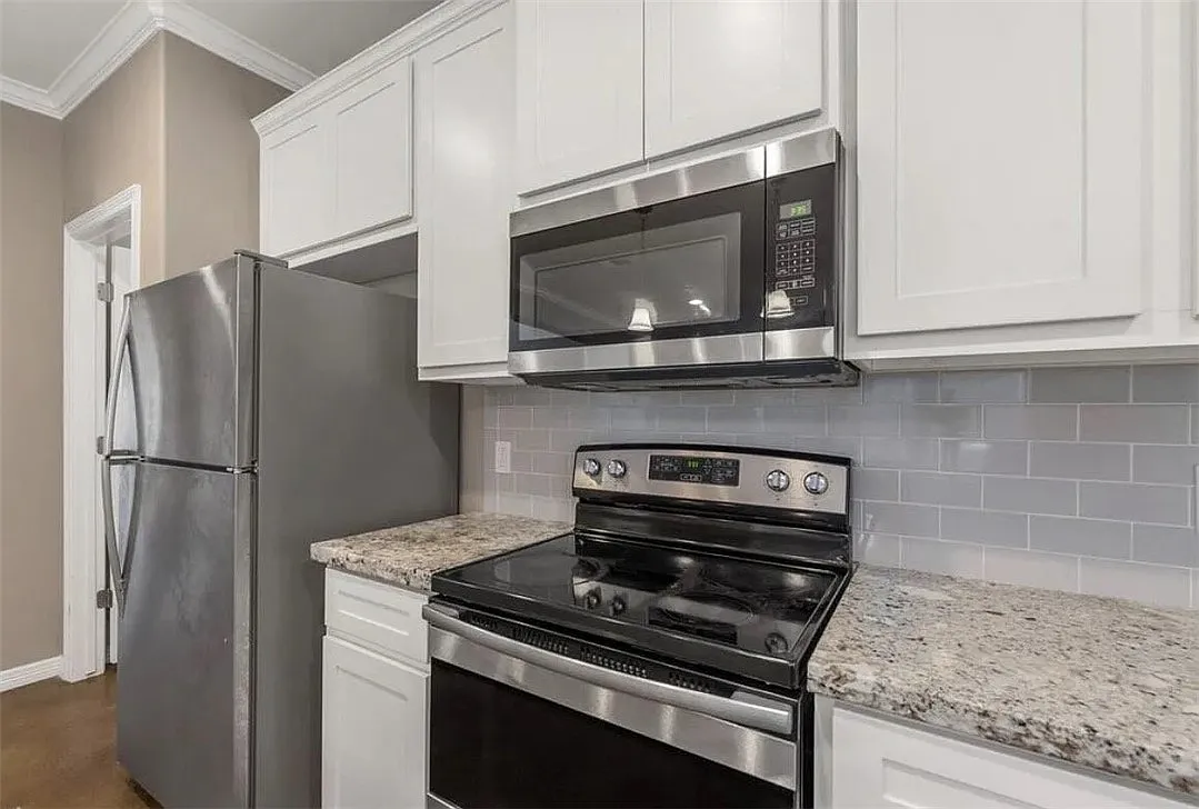 4 bed, 4.5 bath, 2473 sqft, $2,095 — Photo 2