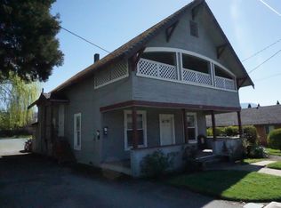 1011 NE 6th St, Grants Pass, OR 97526