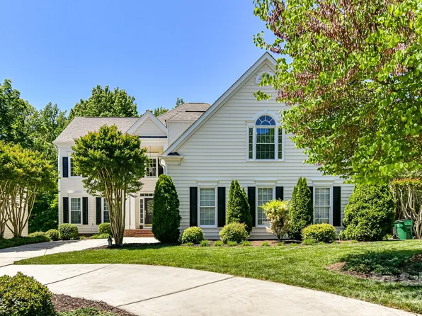 3302 Twelve Oaks Pl, Charlotte, NC 28270