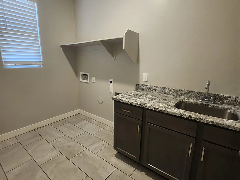 18380 W Sandlewood Dr — Photo 21