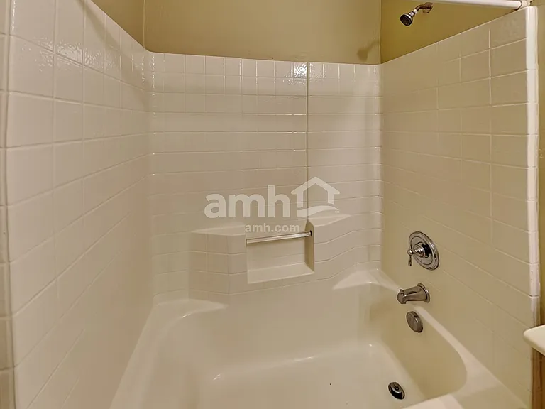 7227 W Darrow St — Photo 22