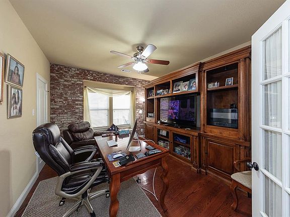 4th image of 6911 Sea Harbor Dr