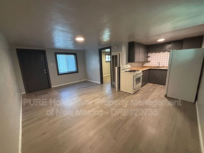 1 bed, 1.0 bath, $975 — Photo 2