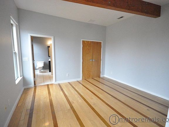 5th image of 1131 N High St