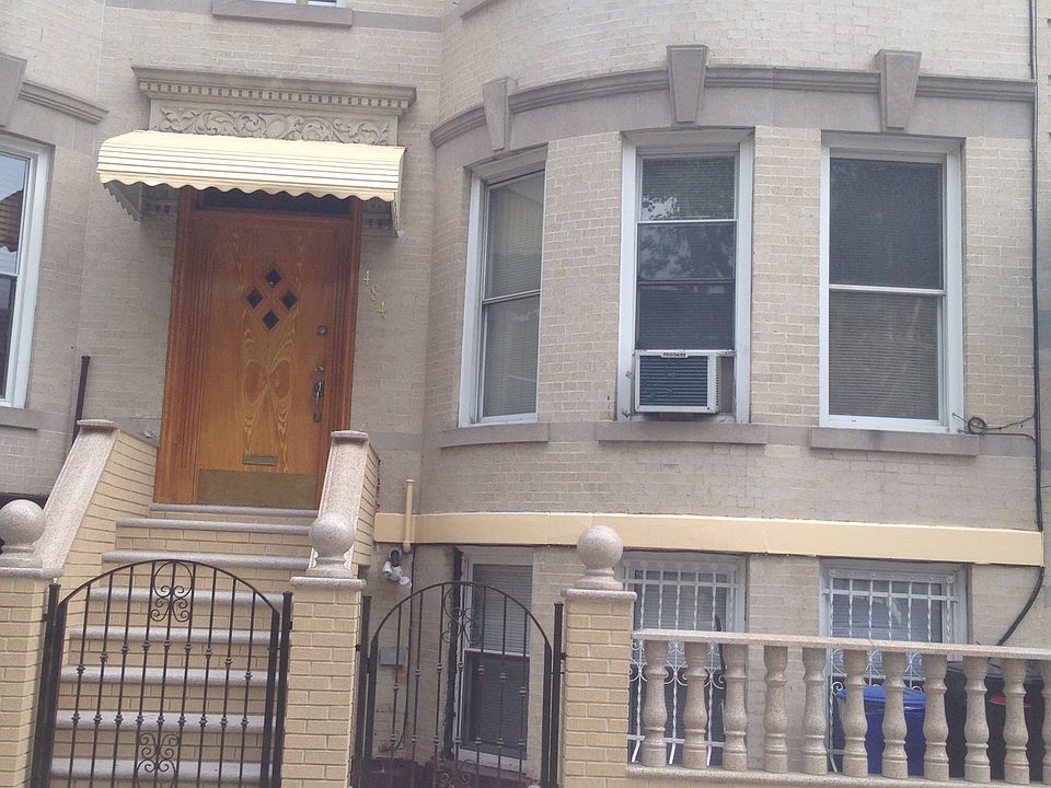 2nd image of 484 Irving Ave