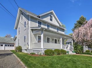 6 Hillcrest Ave, Gladstone, NJ 07934