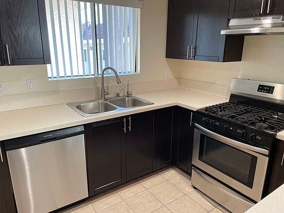 4th image of 1039 Justin Ave #2B-2Ba-1156Sqft