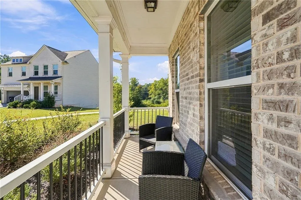 4 bed, 3.0 bath, 3180 sqft, $3,150 — Photo 3