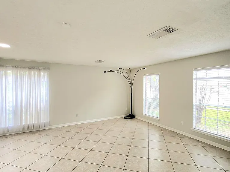 14335 Berrington Dr — Photo 25