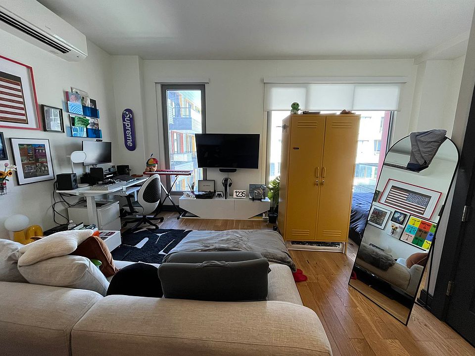 1st image of 10 Montieth St #733