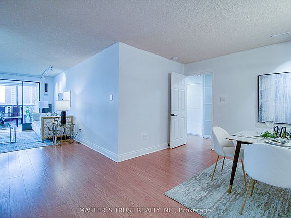 5th image of 255 Bamburgh Cir W #607
