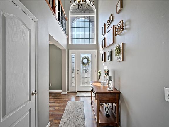 3rd image of 113 Shadow Pointe Dr