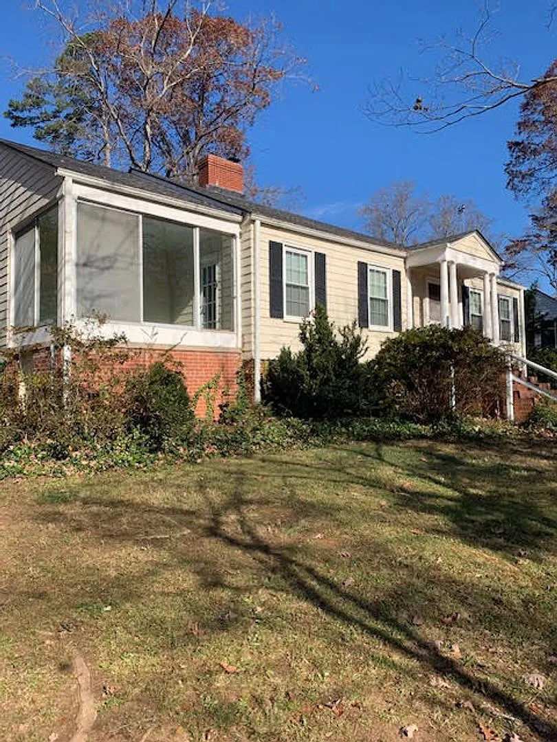 House — Photo 2