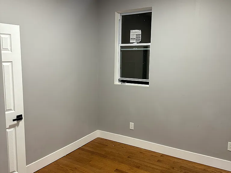 2126 Chatterton Ave #4 — Photo 3