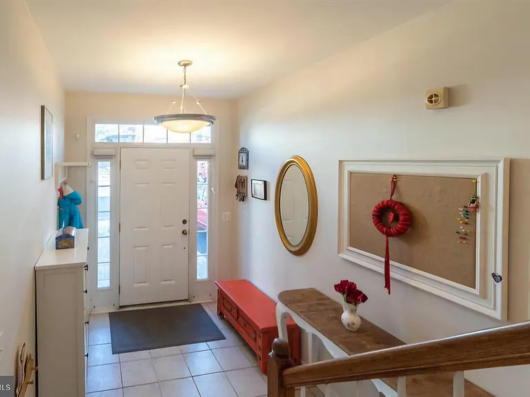 6931 Rolling Creek Way — Photo 19