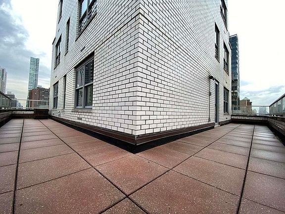 3rd image of 250 E 63rd St #1903