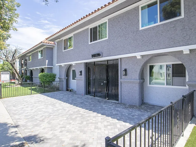 Saticoy Apartments — Photo 19