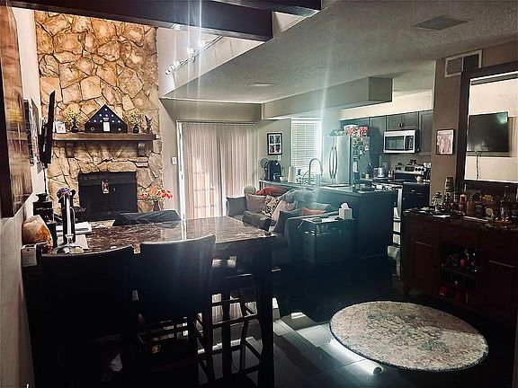 3rd image of 4211 Paradis Ln