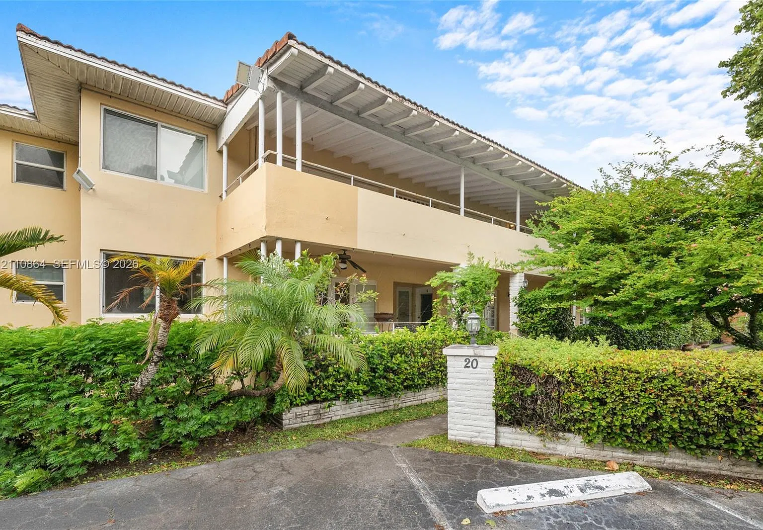 Whitehall At Bal Harbour — Photo 1