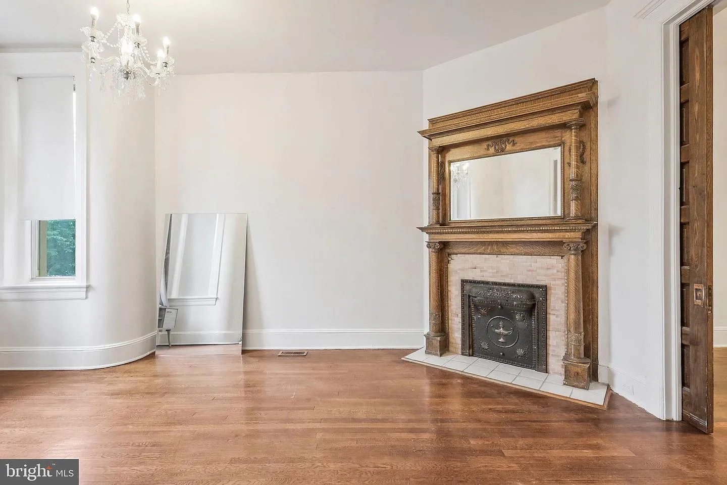 4 bed, 2.5 bath, 2892 sqft, $5,000 — Photo 3