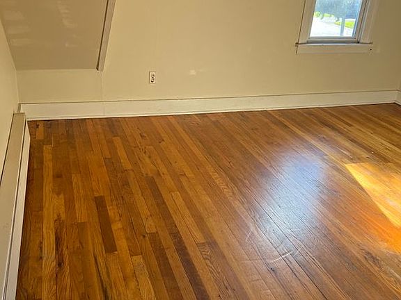 2nd image of 104 Lafayette St #B