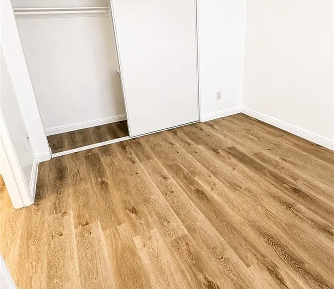 7900 Woodman Ave #105 — Photo 24