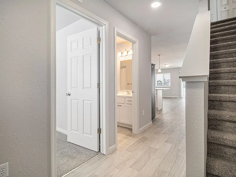 1221 Baker St — Photo 23