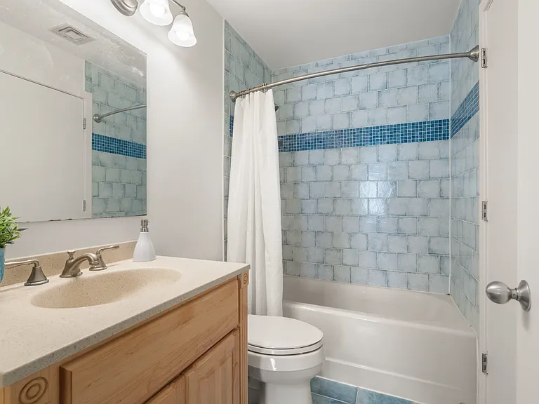 20 Chestnut St #406 — Photo 9