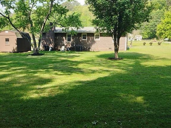 3rd image of 1517 Cave Spring Rd SW