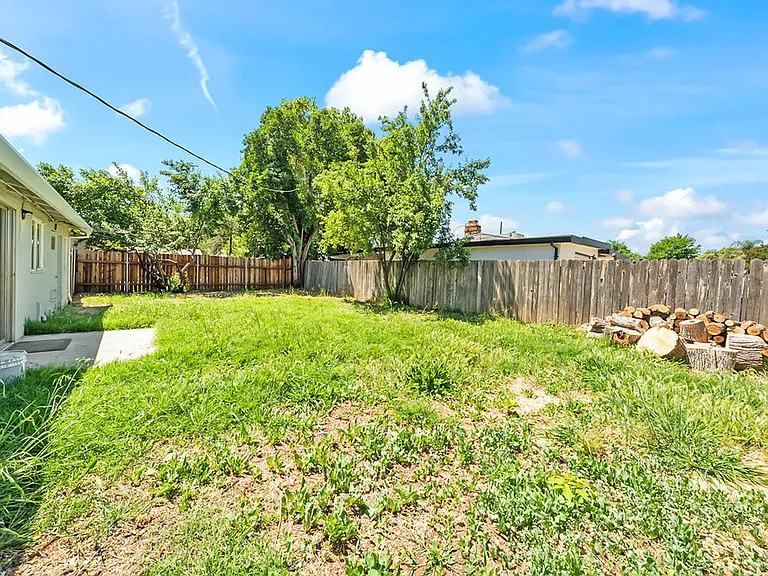 5625 San Vincente Way — Photo 12