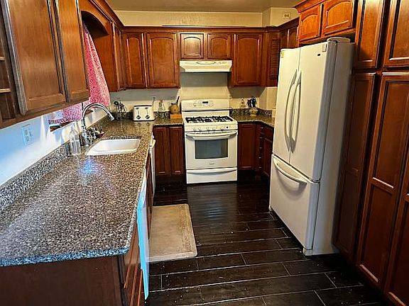4th image of 28676 Shenandoah Dr