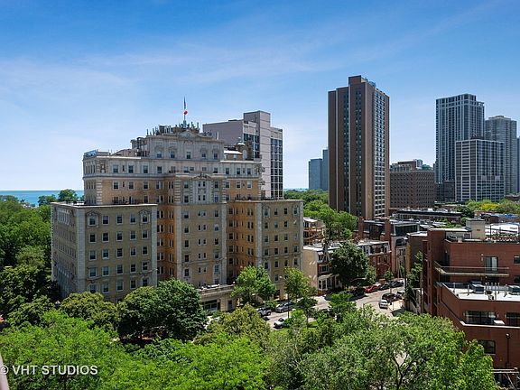 3rd image of 1960 N Lincoln Park West Ave #1004