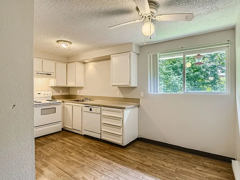 691 Molalla Ave #7 — Photo 13