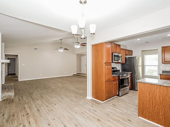 5th image of 233 Vista Grande Cir