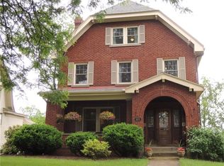 105 Longuevue Dr, Mt Lebanon, PA 15228