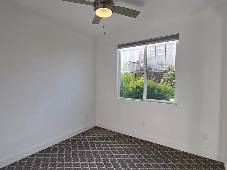 953 Kennedy Dr — Photo 26